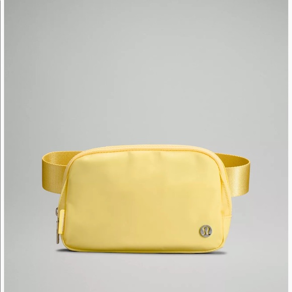 lululemon athletica Handbags - NWT - Lululemon Everywhere Belt Bag